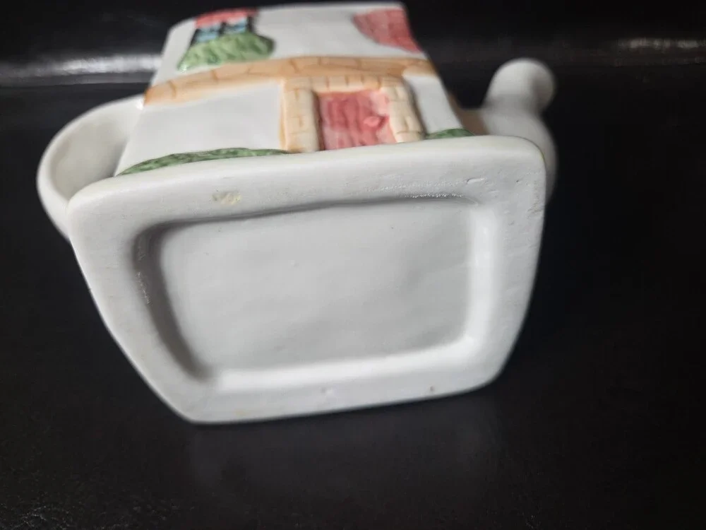 Ceramic Tea Shop Teapot House Cream White Small - Used